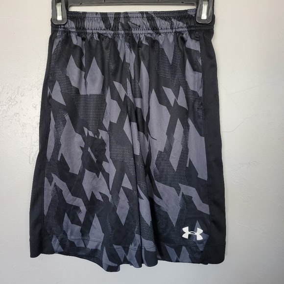 Under Armour Boys Youth Medium YMD Black Grey Pattern Basketball Shorts Active - Picture 1 of 6